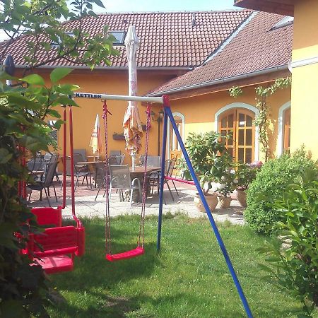 Ham-Ham National Park Hotel Havraníky Екстериор снимка